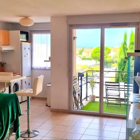 Appartement Lumineux Avec Piscine A St Esteve